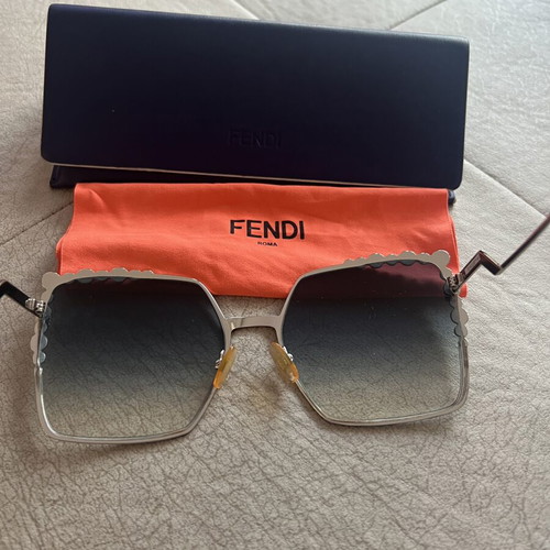 Fendi sunglasses new, silver color