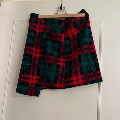 Mini skirt plaid like new, red and green, size XL
