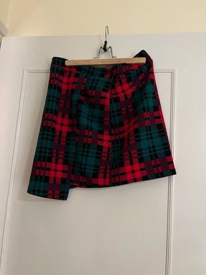 Mini skirt plaid like new, red and green, size XL