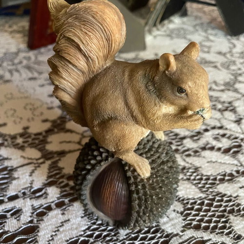 Decorative squirrel like new