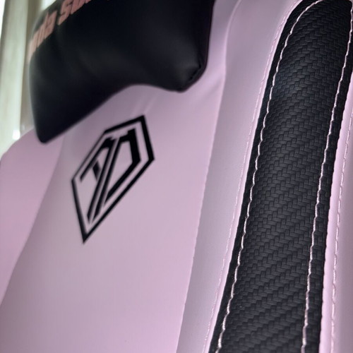 AndaSeat Pink Gaming Chair like new, ergonomic and adjustable