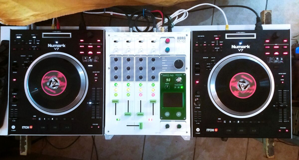 Korg Kaoss Pad KM-402 4-Channel DJ… - € 600,00 - Vendora.cy