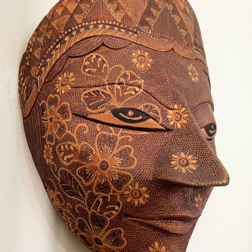 Wooden Batik Handmade Wall Mask with Flowers Indonesian Style like new