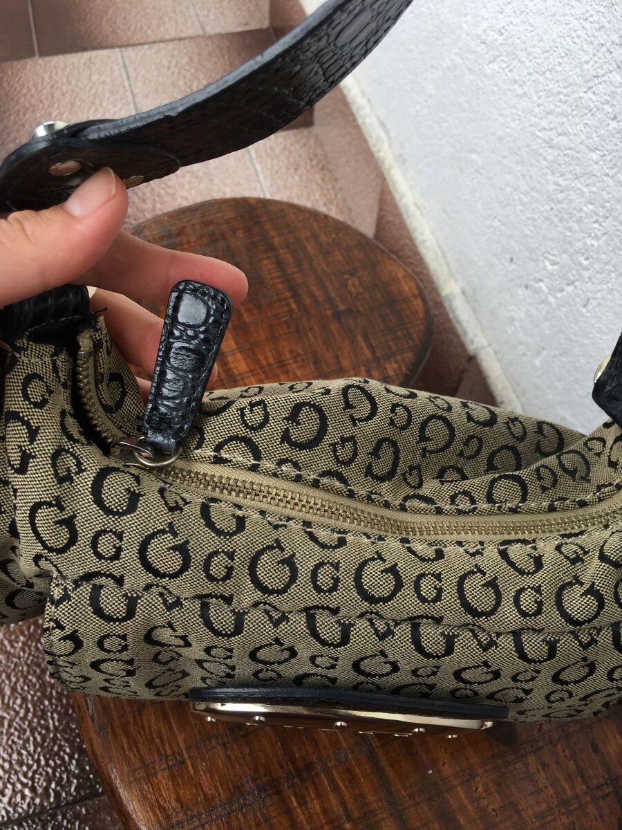 Guess vintage bag Y2K like new, monogram… - € 89,00 - Vendora.cy