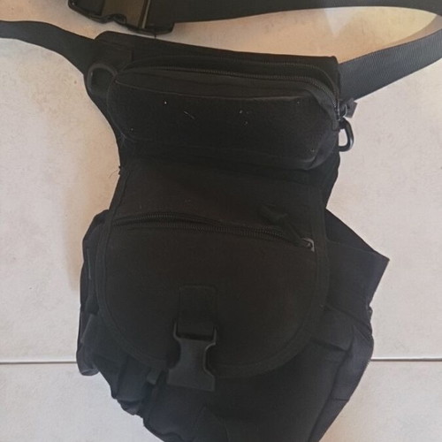 Μαύρο τσαντάκι μέσης, No Name
