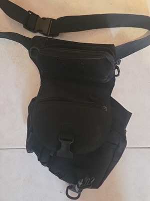 Μαύρο τσαντάκι μέσης, No Name