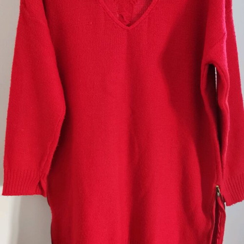 Red jumper used with side zipper and slightly open back