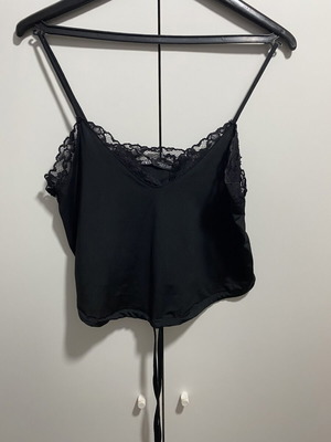 Zara Μαύρο σατέν μπλουζάκι σαν καινούργιο με δαντέλα και κορδονάκι