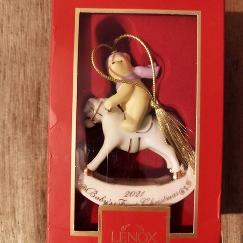 Lenox Disney Winnie the Pooh Baby's 1st Christmas ornament 2021 new