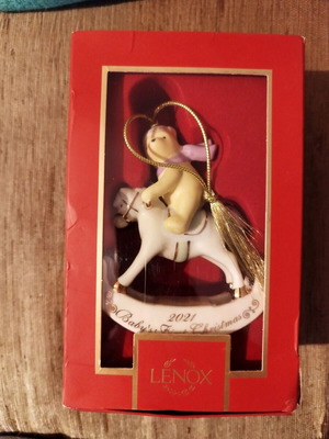 Lenox Disney Winnie the Pooh Baby's 1st Christmas ornament 2021 new