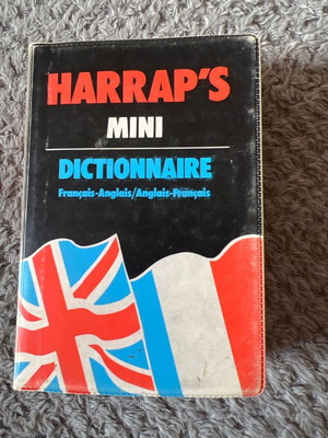 Mini French to English and English to French dictionary used