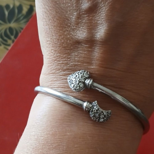 Silver 925 bracelet with zirconia like new, no hallmark