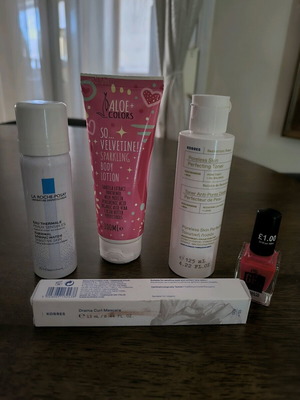 Cosmetics set new with Korres, La Roche Posay and Aloe& colors