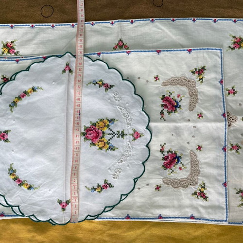 Vintage napkins used, pack of 5, handmade embroidered