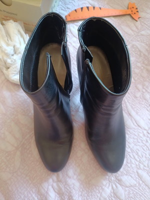 Marks & Spencer short boots size 38 black like new