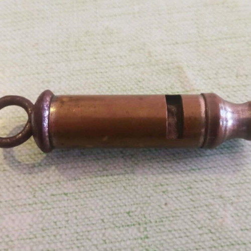 Metropolitan type brass whistle vintage like new, police style