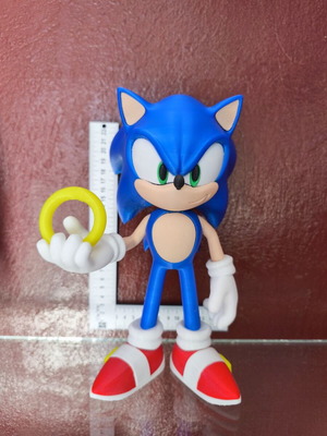Handmade 3D Sonic the Hedgehog figure with yellow ring
