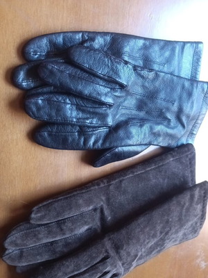 Leather gloves like new, two pairs, black and brown, small and medium