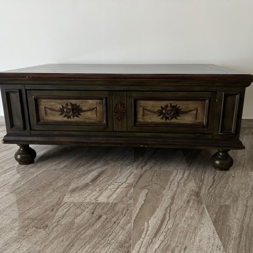 Coffee table used with storage space