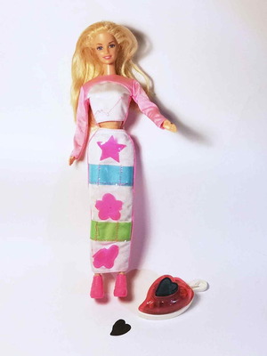 Barbie Picture Pockets 2000 Mattel doll used with perforator