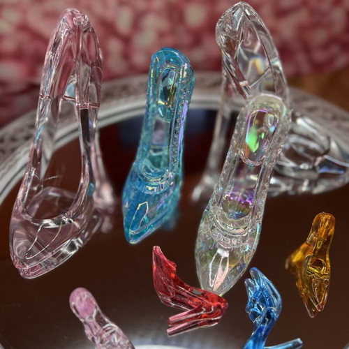 Decorative Glass High-Heel Shoes like new, Mini Crystal Style Collection