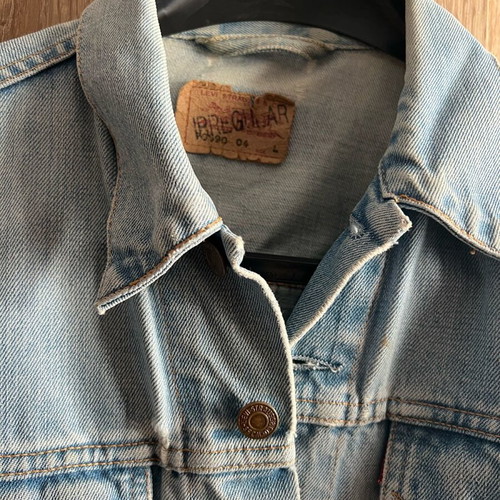 Levi’s jean jacket women’s Large like new, blue