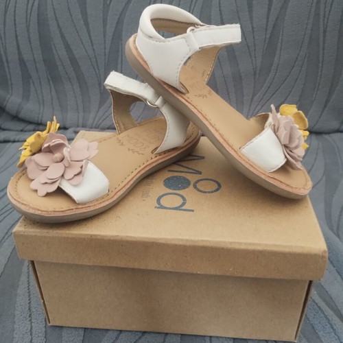 Mod8 Cloneha leather sandals for girls, size 26, white