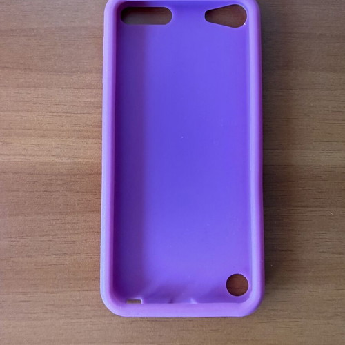Silicone case for Apple iPod Touch 5/6/7 Generation 4” like new, purple