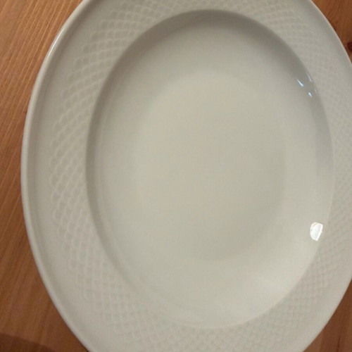 Dishes used, 3 triangular, 2 square, 5 round