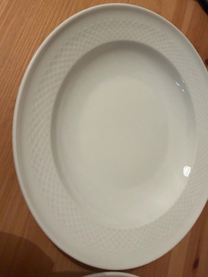 Dishes used, 3 triangular, 2 square, 5 round