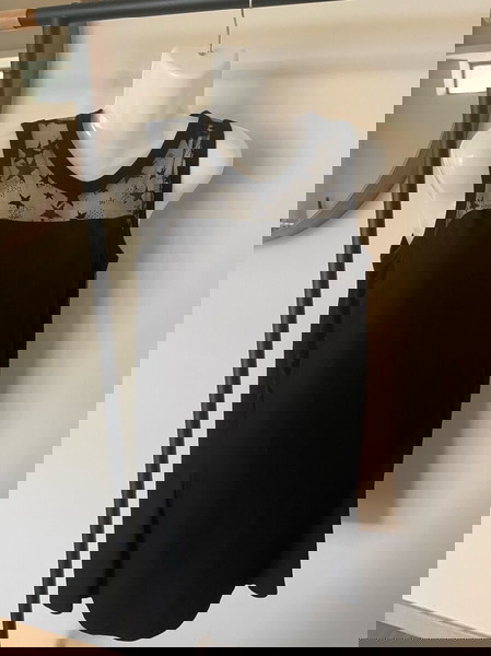 αφόρετο φόρεμα με see through πλάτη ZARA M