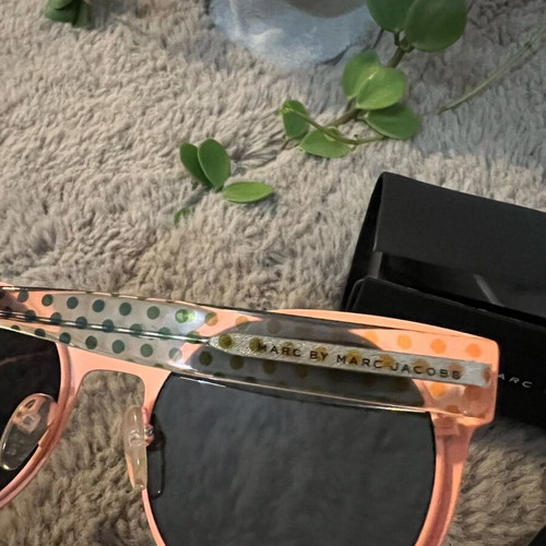 Marc by Marc Jacobs Coral Pink Cat-eye Sunglasses like new