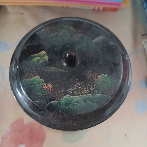 Vintage Chinese 3-Tier Lacquer Box like new, hand-painted