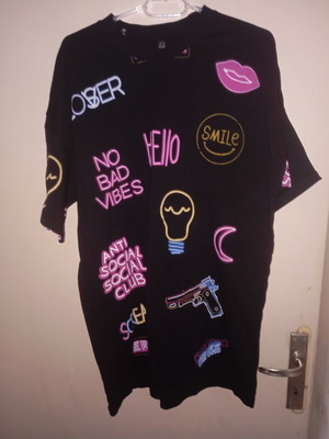 Μαύρο unisex T-shirt μέγεθος M με streetwear neon graffiti σχέδιο σαν καινούργιο