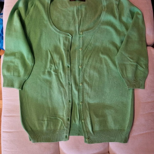Zara cardigan with 3/4 sleeve like new, size Large, green