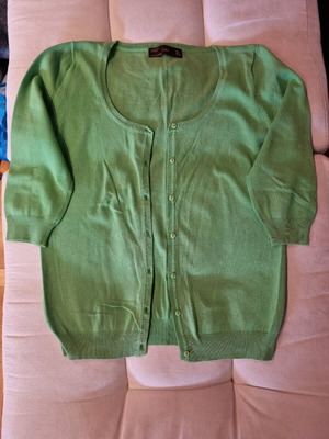Zara cardigan with 3/4 sleeve like new, size Large, green
