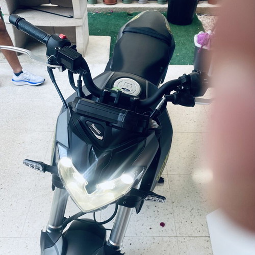 Benelli BN 125 naked bike, grey/black with yellow accents