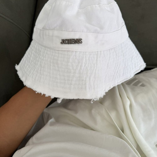 Jaquemus hat like new, white, one size
