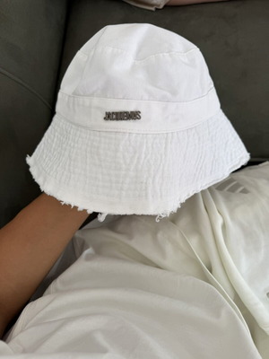 Jaquemus hat like new, white, one size