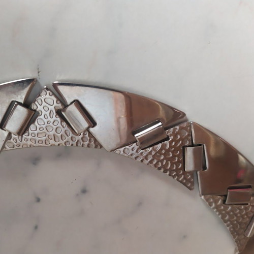 Necklace used, silver color