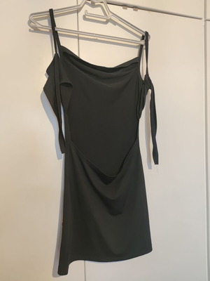 Black summer dress like new, fitted with open back