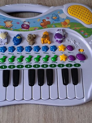 Baby piano like new