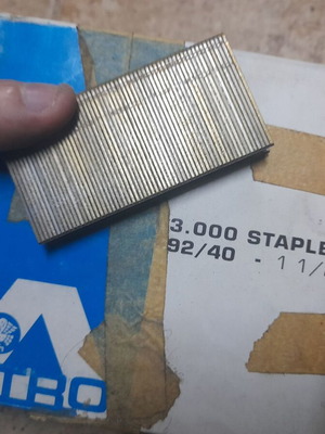 Staples 92/40 new, pack of 3,000 pieces