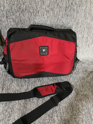 Laptop bag red-black two-tone like new