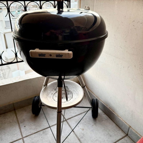 Weber Original Kettle E-4710 charcoal grill used