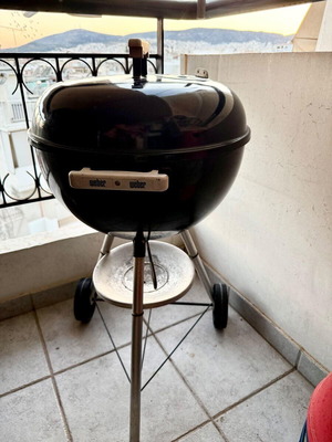 Weber Original Kettle E-4710 charcoal grill used