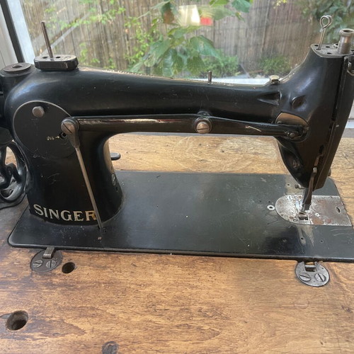 Singer sewing machine collectible used