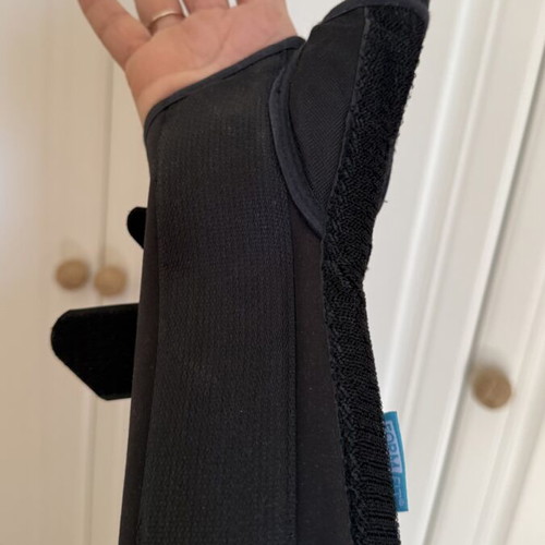 Össur Formfit Spica Wrist and Thumb Brace S/M like new, black