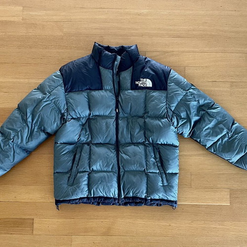 The North Face puffer jacket men’s size L like new, multicolor
