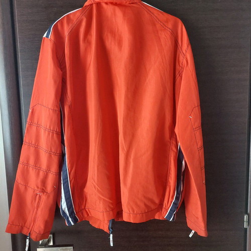 Explorer red jacket like new, size L
